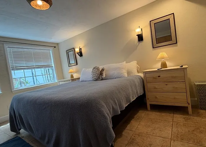 "oasis" Historic Beachside Retreat