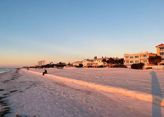 Landhuis "oasis" Historic Beachside Retreat