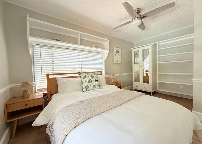 Landhuis "oasis" Historic Beachside Retreat