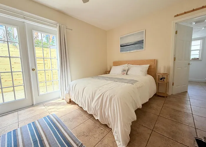 "oasis" Historic Beachside Retreat Landhuis