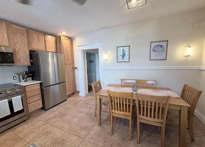 "oasis" Historic Beachside Retreat Landhuis