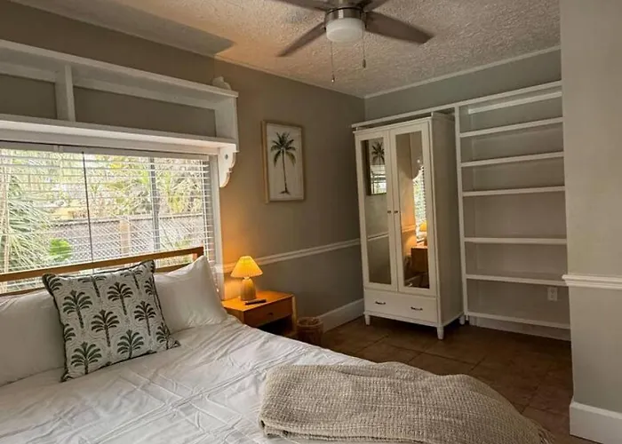 "oasis" Historic Beachside Retreat *