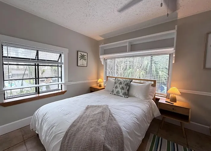 "oasis" Historic Beachside Retreat *